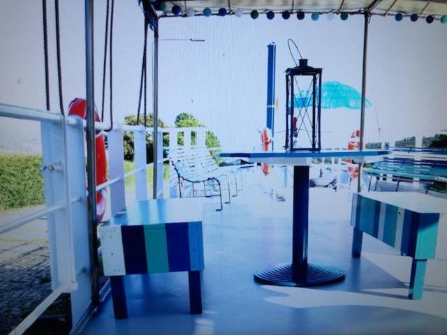 Schiff Ahoy, Hotelschiff, Hausboot, Boot, Passagierschiff シュトゥットガルト エクステリア 写真